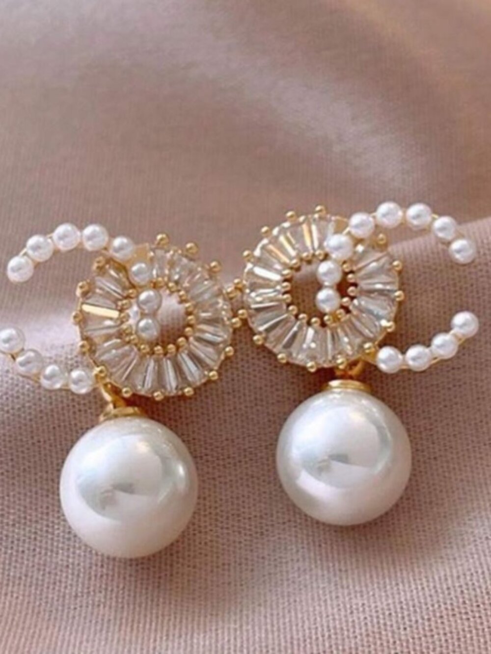 1pair All Seasons Faux Pearl Stud Earrings In Simple And Fashionable